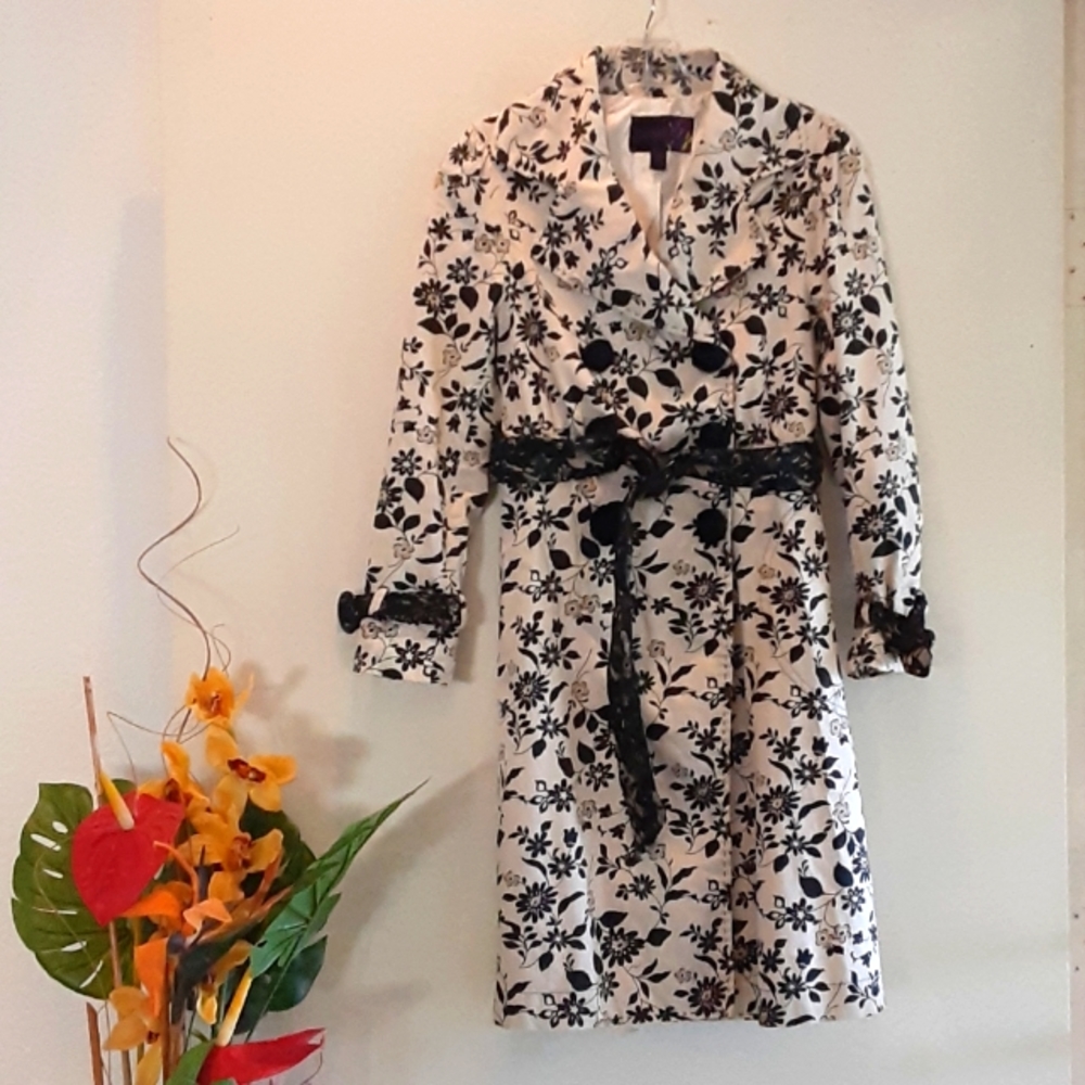 Moon in Wells Floral Double Breasted EUC Sz 4 Pea Coat